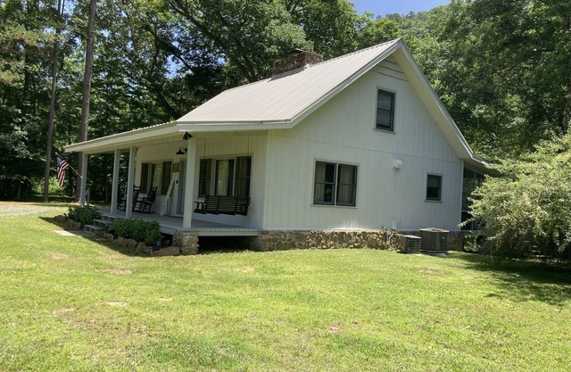 Perfect Little Red River Getaway with Private Fishing Dock!