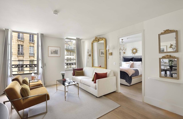 Perfect Luxury for 2! Historic & Central Ile de la Cite nr Notre Dame