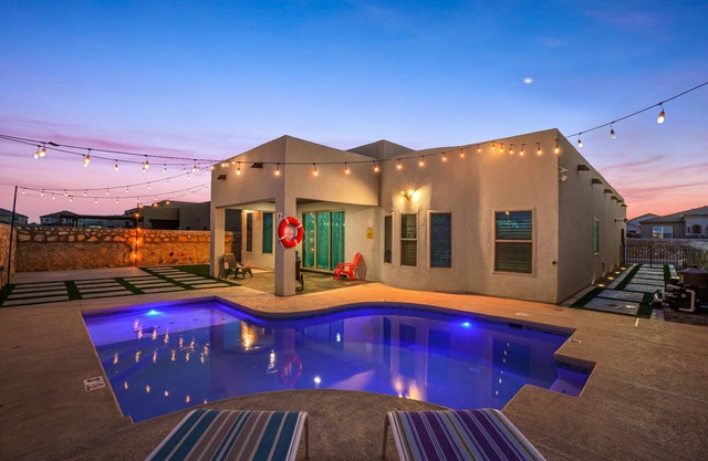 !PERFECT! New Luxurious Modern Home w/Private outdoor Pool !