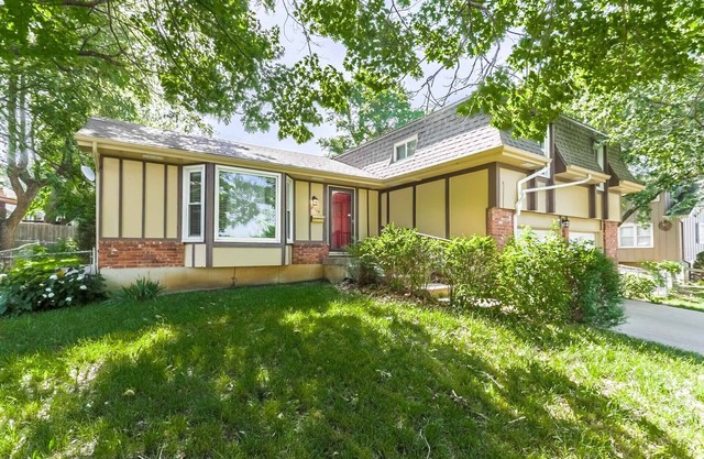Perfect retreat for family, friends or colleagues - spacious single family in OP