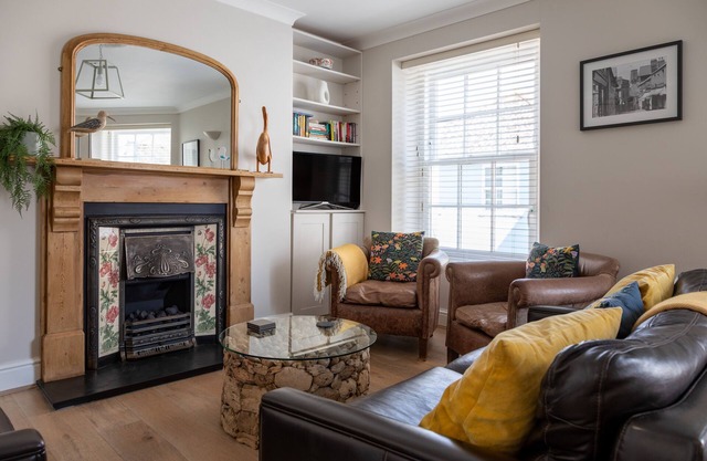 Perfect Salcombe Hideaway - Kings View, Fore Street, in the heart of Salcombe