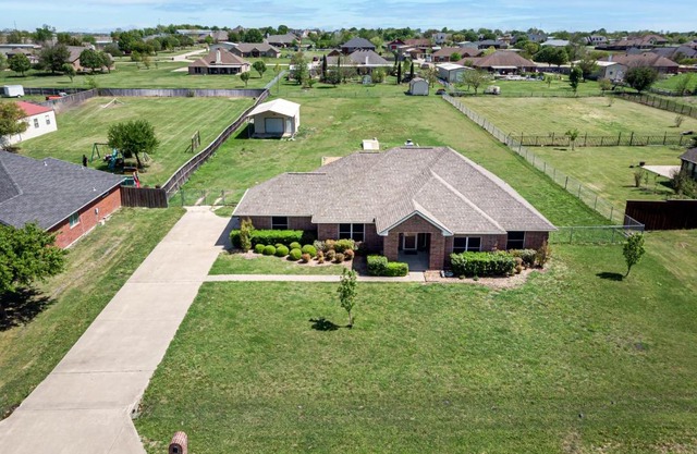 Perfect Stay in Ranch-like House w Huge Backyard!