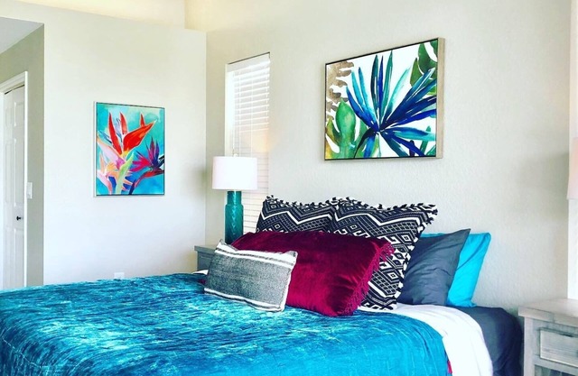 Perfectly Comfortable Home steps to BEACH w/POOL & HOTTUB!