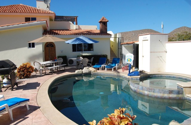 Pescadero Palace 2BR Guest House w/pool, Jacuzzi, on the beach!