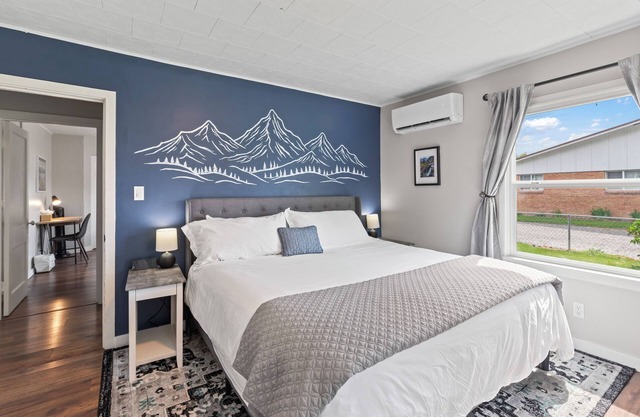 Pet & Family Friendly Downtown Montrose-20 Minutes to Black Canyon National Park