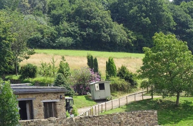 Pet Friendly - 2 Guests - Shepherds Hut