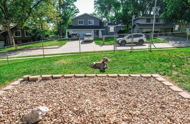 Pet Friendly 3BR Home w/Private Deck + Puppy Shed