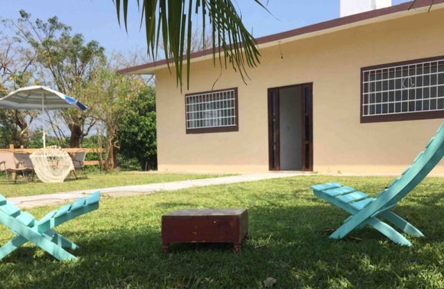 Pet- friendly, 6 miles from the beach, just chill.