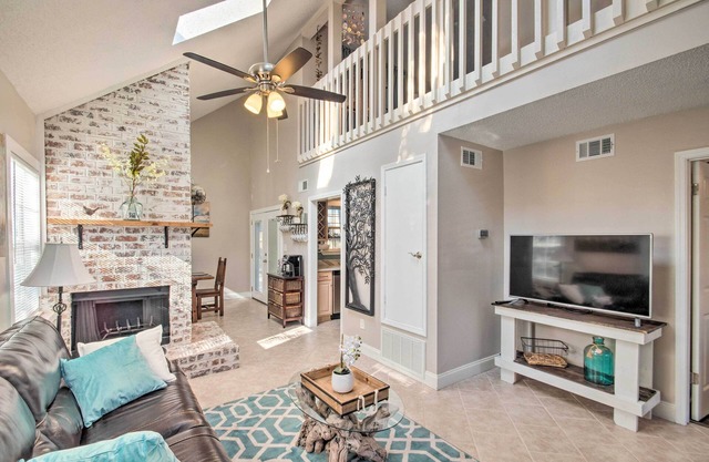 Pet-Friendly A-Frame Retreat Near Dtwn + Beaches!
