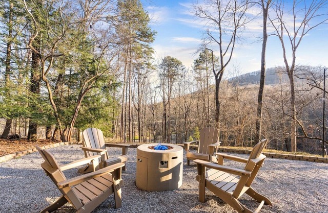 Pet Friendly Cabin: Hot Tub, Game Room, Fire Pits