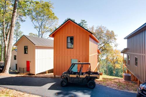 Pet-Friendly Cabin Ideal for Families with Jacuzzi and Lake Views in Alabama