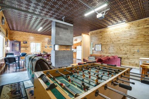 Pet-Friendly Cabin Retreat Walk to Lake Pepin!