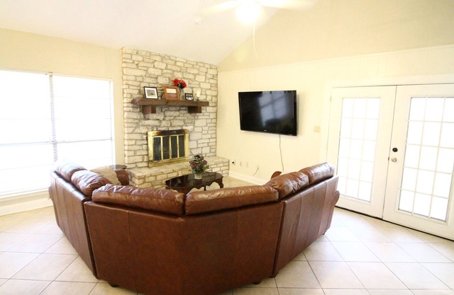 Pet-friendly, Community Pools, Round Rock, Austin Cedar Park Georgetown Leande