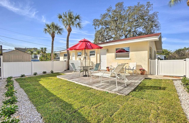 Pet-Friendly Dunedin Townhome w/Private Yard