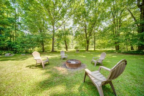 Pet-Friendly Espyville Home with Yard and Fire Pit!