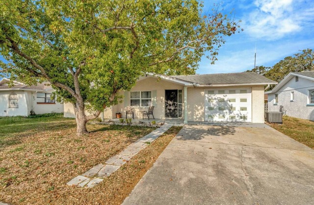 Pet-Friendly, Family Home by Weekie Wachee Springs