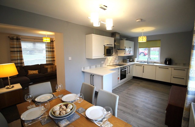 Pet Friendly & Garden- Sleeps 6- Fully Refurbished