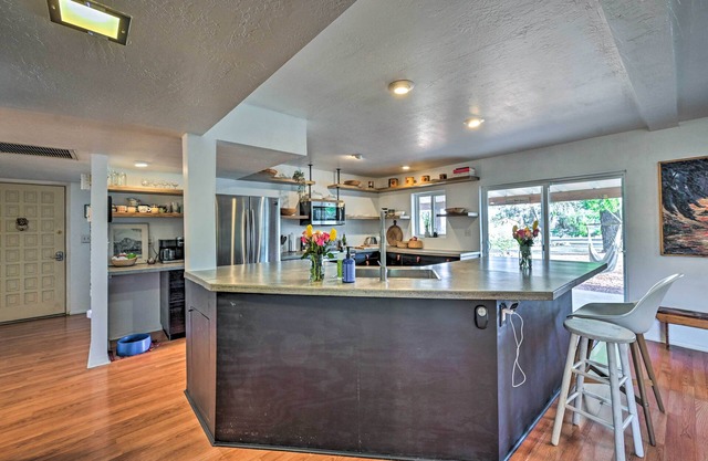 Pet-friendly Gem w/Treehouse: 20 Mi to Sedona