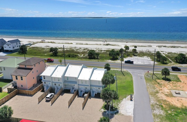 Pet Friendly, Ground Floor TH with Gulf Views ~ Mimi's Place