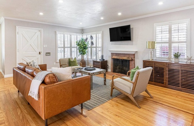 Pet-Friendly Home in San Leandro w/Parking
