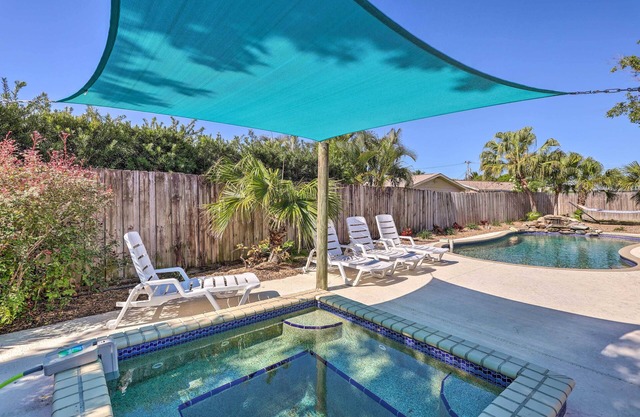Pet-friendly Merritt Island Home w/Heated Pool