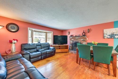Pet-Friendly Merrimack Home with Grill 8 Mi to Mall