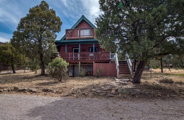 Pet-Friendly [no fee!] A-Frame Cabin w/Double-decker Mountain View & Hot Tub