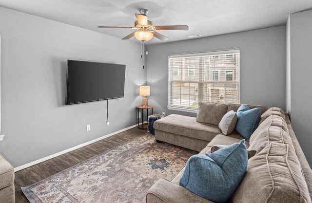 Pet-friendly Oasis: Near Uni & Park