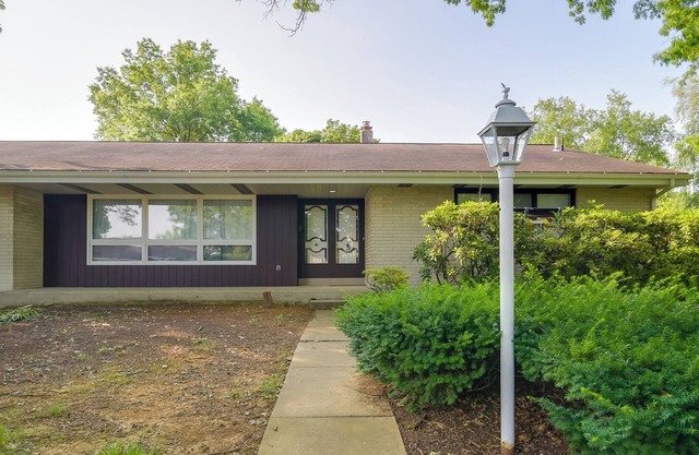 Pet-Friendly Palmyra Home with Large Backyard!