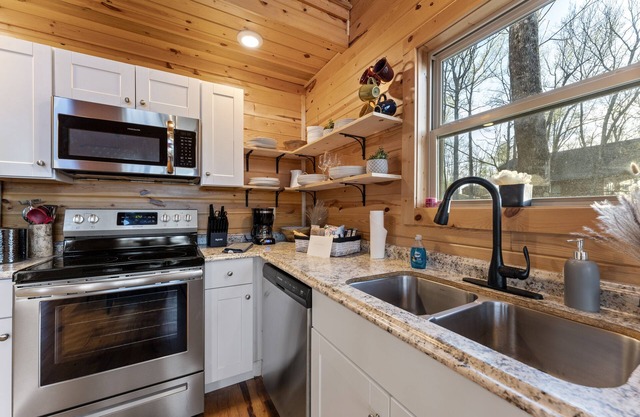 Pet-Friendly Peaceful Cabin Near River w/Fire Pit + Hot Tub Sleeps 10