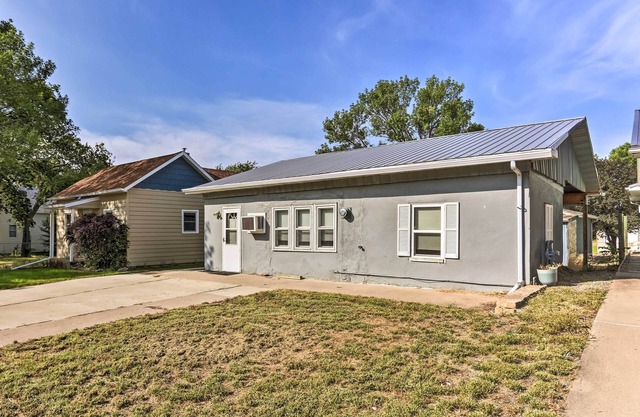 Pet-Friendly Pierre Home w/Central Location!