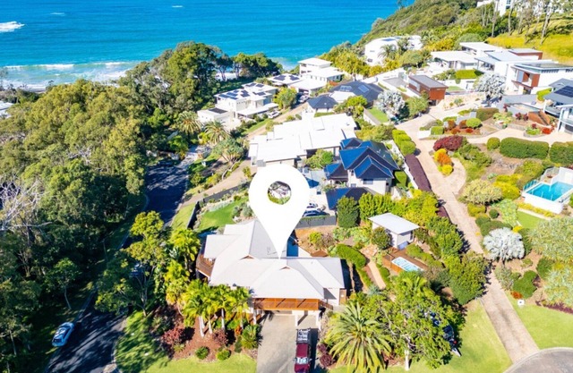 Pet Friendly, Pool, Beachside BBQ Heaven, Sleeps 8-10