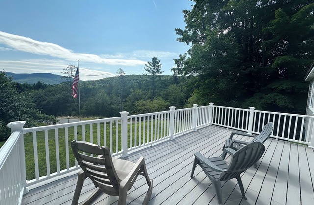 Pet-friendly Rustic Mtn Home+Apt