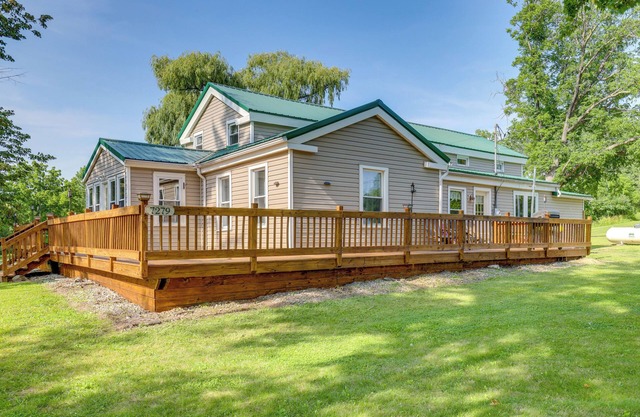 Pet-Friendly Seneca Lake Home w/Private Deck