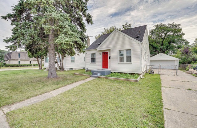 Pet-Friendly Southfield House w/Ping-Pong Table!