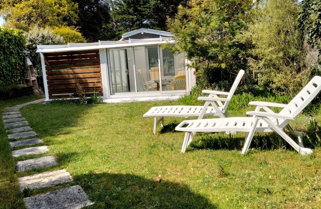 Petite Maison Dans la Verdure Sans vis à vis à 3mn à Pied de la Plage