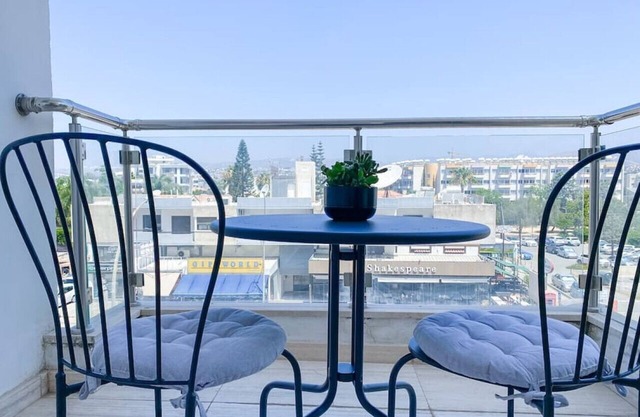 Phaedrus Living: Sea View Flat Kyma
