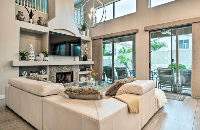 Phoenix Home: Heated Pool, Patio & Mountain Views!