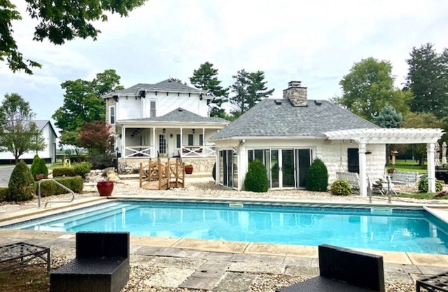 Phoenix Stables: Main House