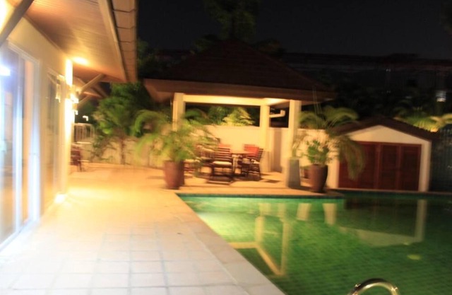 Phuket luxury detached villa with garden and pool