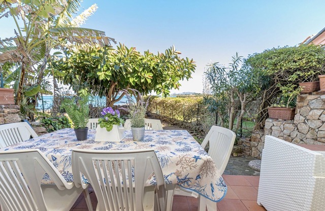 Piazzetta Villa Roxy 10m From Seashore, Porto San Paolo, Italy