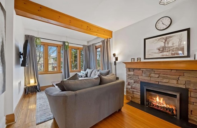 Picturesque & Serene Gem in Port Credit - Steps to Lake - Backyard