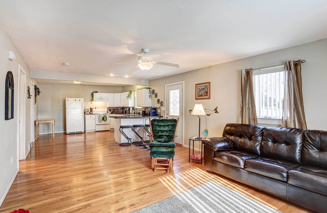 Pierre Vacation Rental w/Grill & Fenced Yard