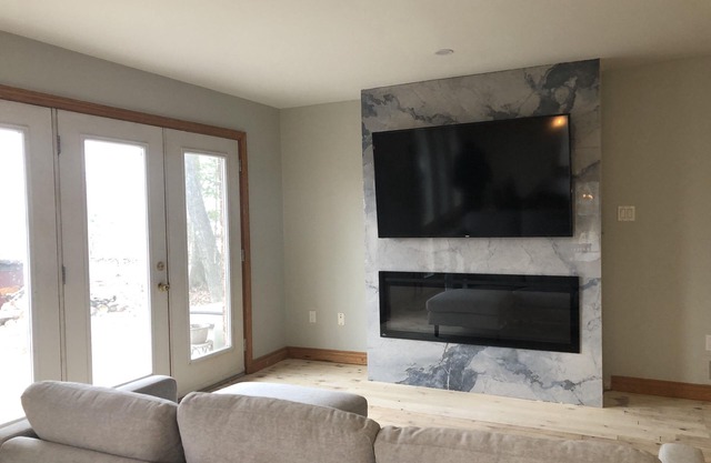 Pigeon Lake Luxury close to town of Bobcaygeon