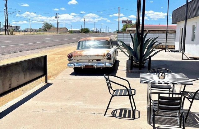 Pik-Pak B - "Service Station" (Two Bedroom Suite)