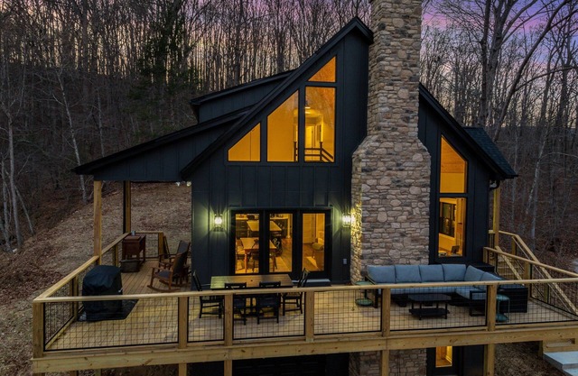 Pilotview Hollow - *NEW* Luxury Nelson Co Retreat