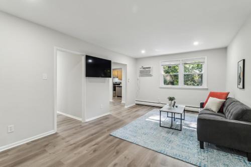 Pine Brook 118 I Modern Corporate 2bd I Parking
