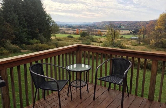 Pine Row Manor Studio Apartment 5 minute drive from the cooperstown Dream Park