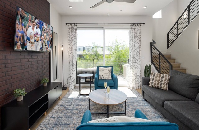 Pinnacle Peak - 3 Units - Hot Tub - In Old Town