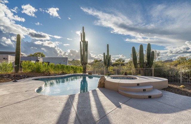 Pinnacle Perfection by Porter | Heated Pool & Spa w/Outdoor Putting Green